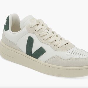 Veja V-90 Size 37